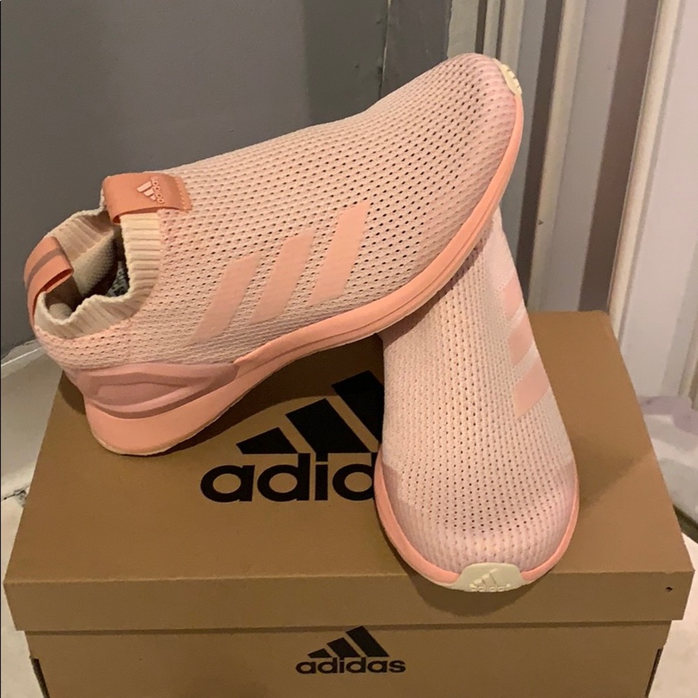 ❌SOLD❌ ✨ NWT Adidas Rapida Run Sneakers ✨ - Picture 3 of 5